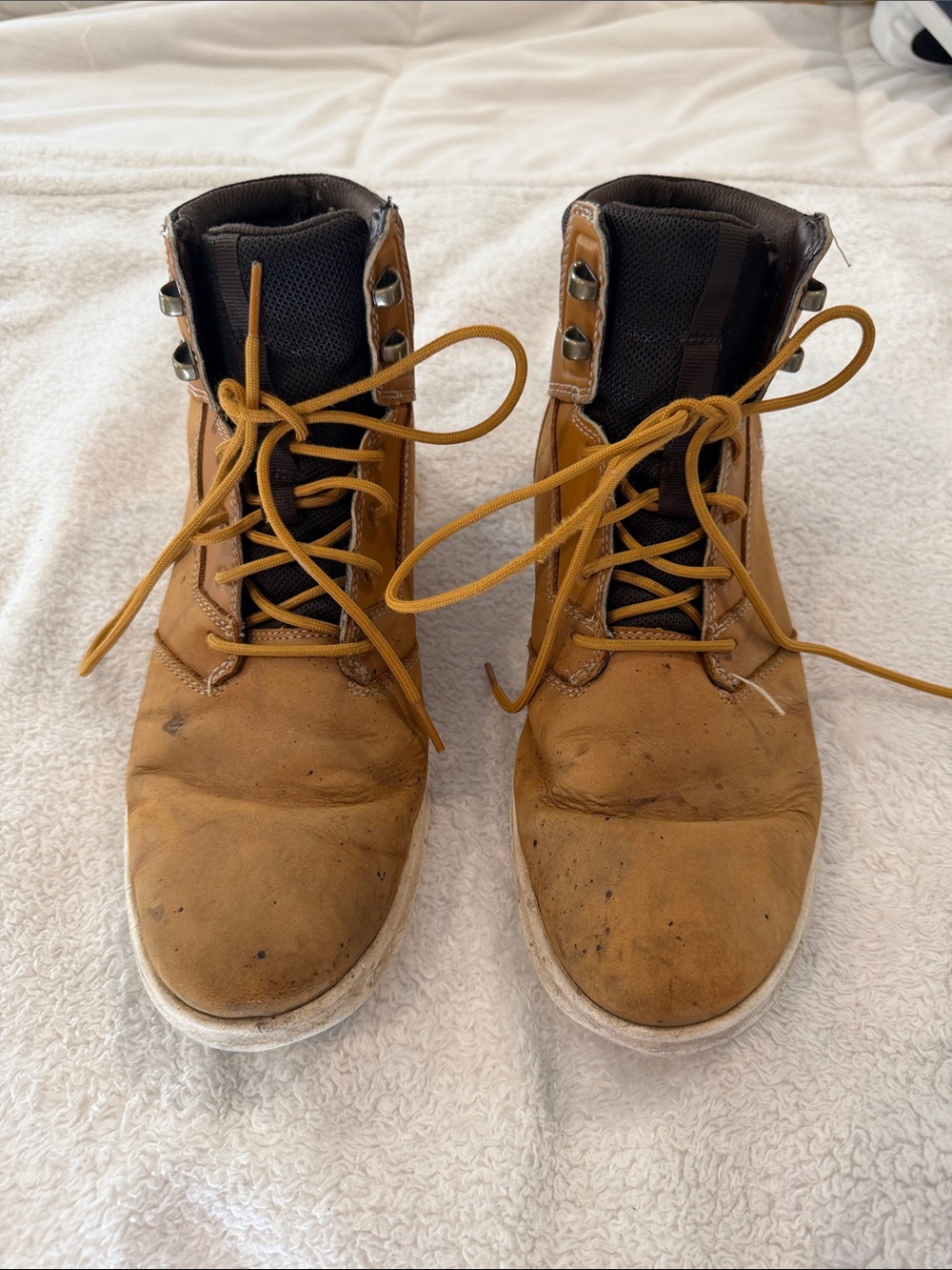 Timberland Brown Lace-Up Work Boots with Dark Collar